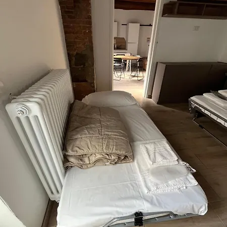 Daisy Air Conditioning - Free Parking - Wifi - Self Check-in Ferienhaus *