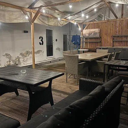 Daisy Air Conditioning - Free Parking - Wifi - Self Check-In 別荘 ベルガモ