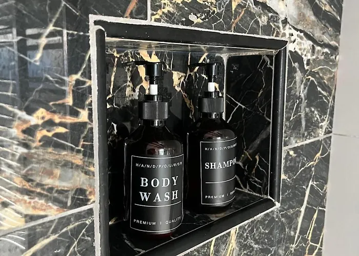 Daisy Spacious Detached House 度假居 *